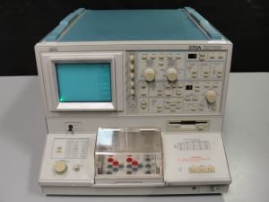 ใช้เส้นโค้งติดตาม Tektronix 370A